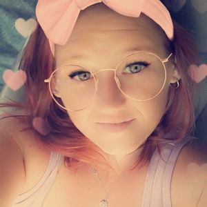 Meet your Posher, Becca